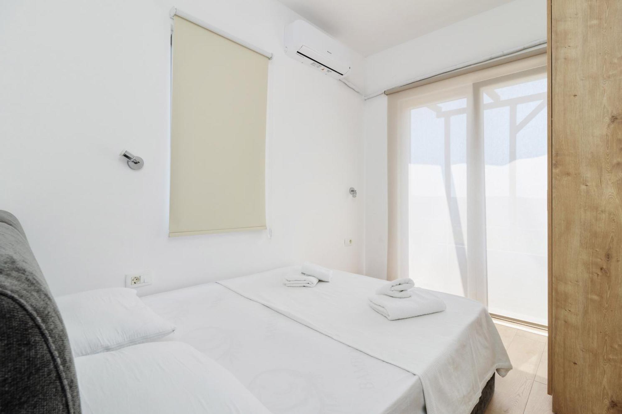 Adriatic Heights Aparthotel Kavac Ngoại thất bức ảnh